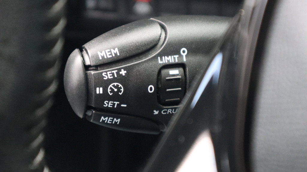 Peugeot e-2008 (R408GH) met abonnement