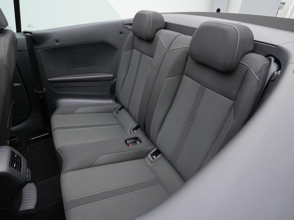 Volkswagen T-Roc Cabrio (KJV88D) met abonnement