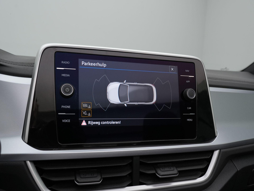 Volkswagen T-Roc Cabrio (KJV88D) met abonnement