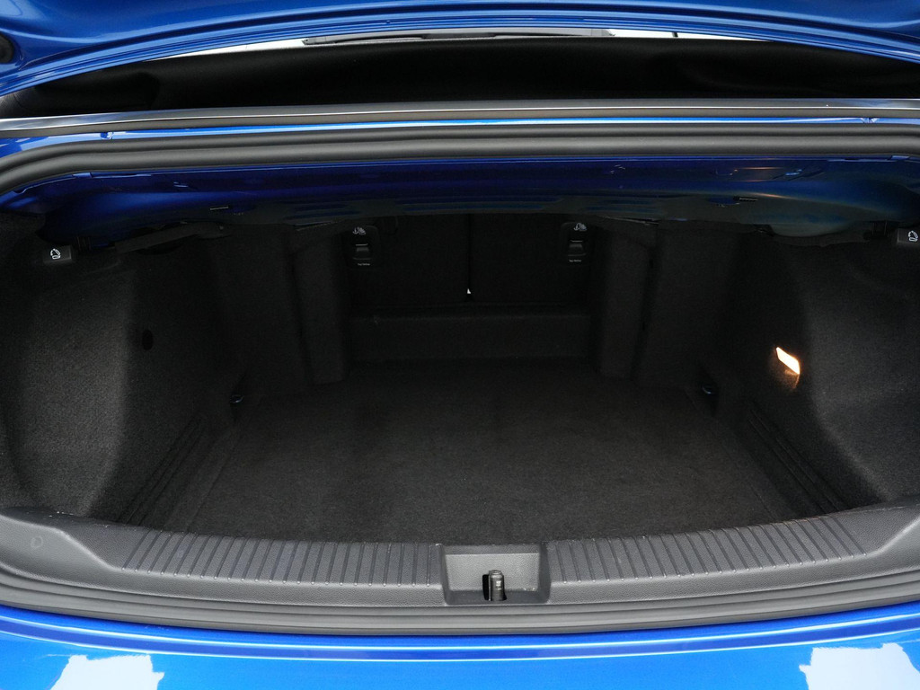 Volkswagen T-Roc Cabrio (KJV88D) met abonnement