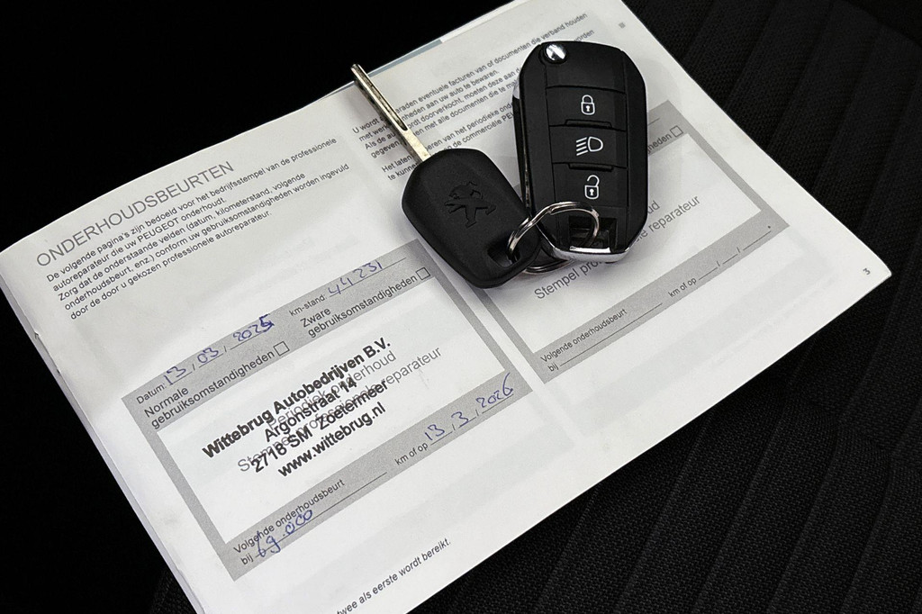 Peugeot 2008 (T337GK) met abonnement