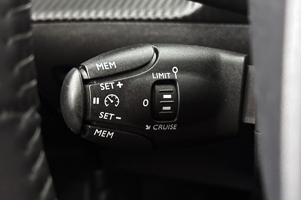 Peugeot 2008 (T337GK) met abonnement
