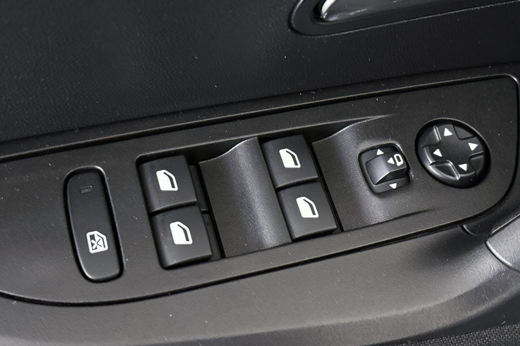 Peugeot 2008 (T337GK) met abonnement