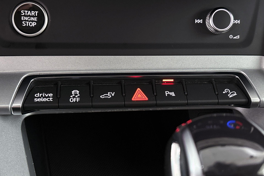 Audi Q3 Sportback (KLF54R) met abonnement