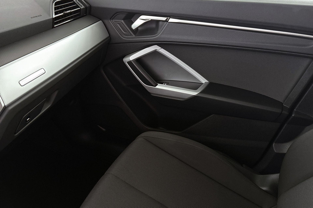 Audi Q3 Sportback (KLF54R) met abonnement
