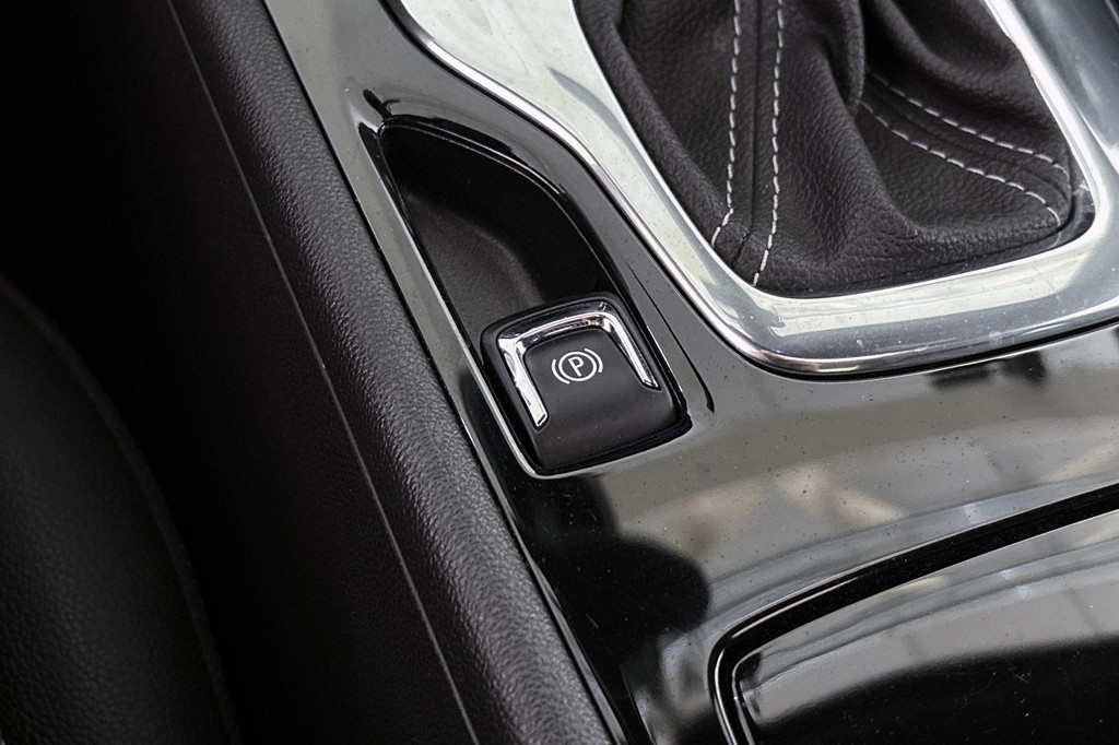 Opel Insignia (P764HP) met abonnement