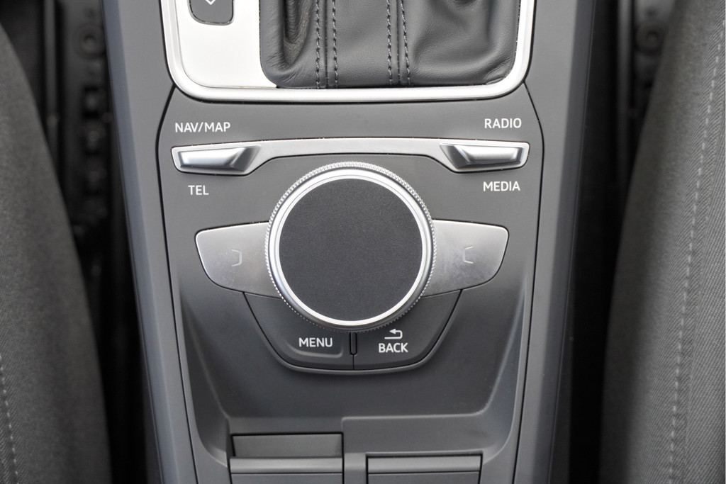 Audi Q2 (L394ZD) met abonnement