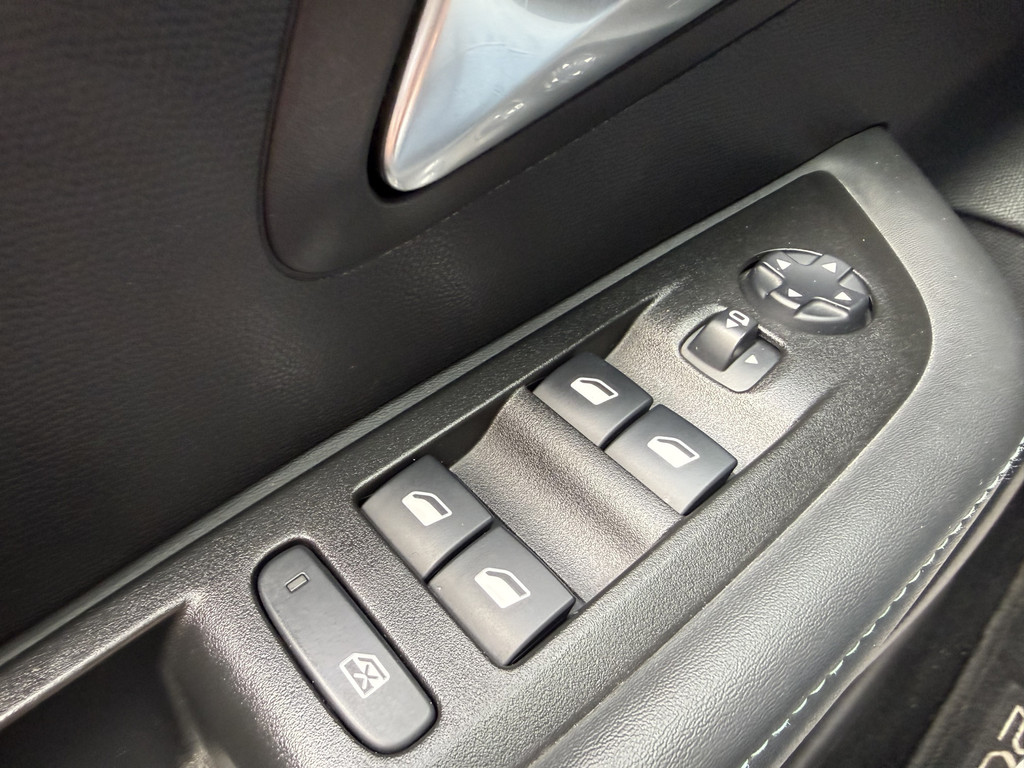 Peugeot 208 (K100BB) met abonnement