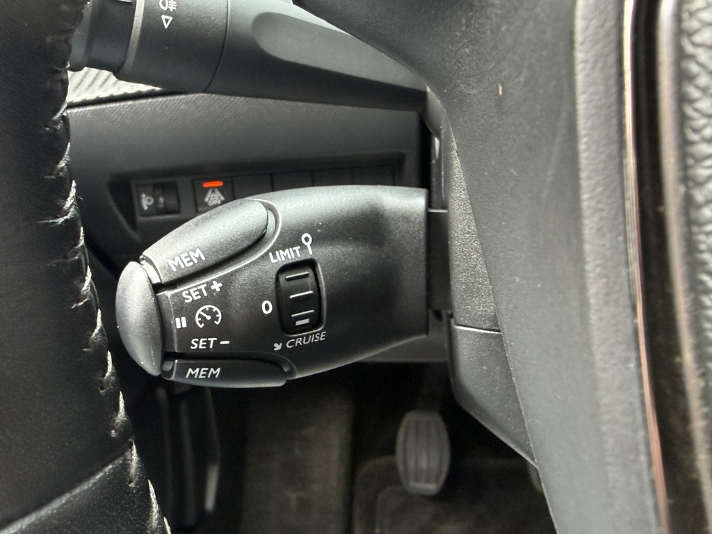 Peugeot 208 (K100BB) met abonnement