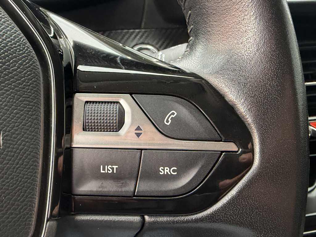 Peugeot 208 (K100BB) met abonnement