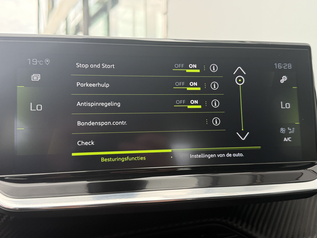 Peugeot 208 (K100BB) met abonnement