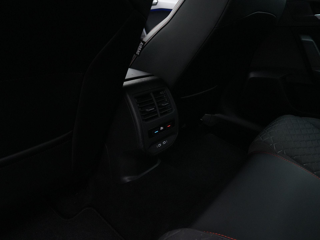 Seat Leon (L629JK) met abonnement