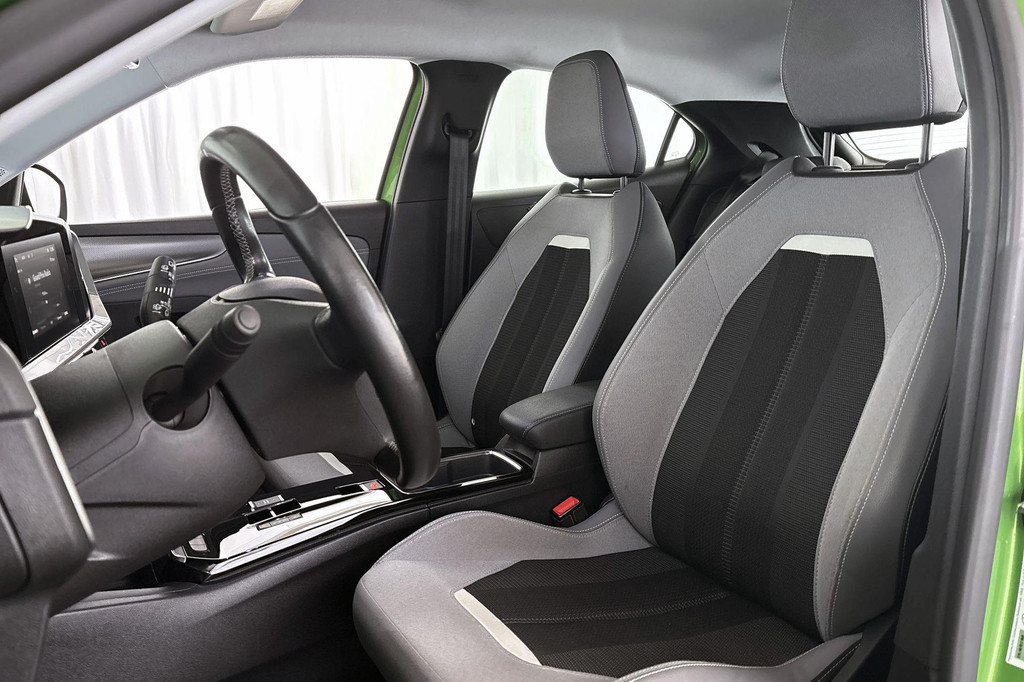 Opel Mokka-e (KJB89V) met abonnement