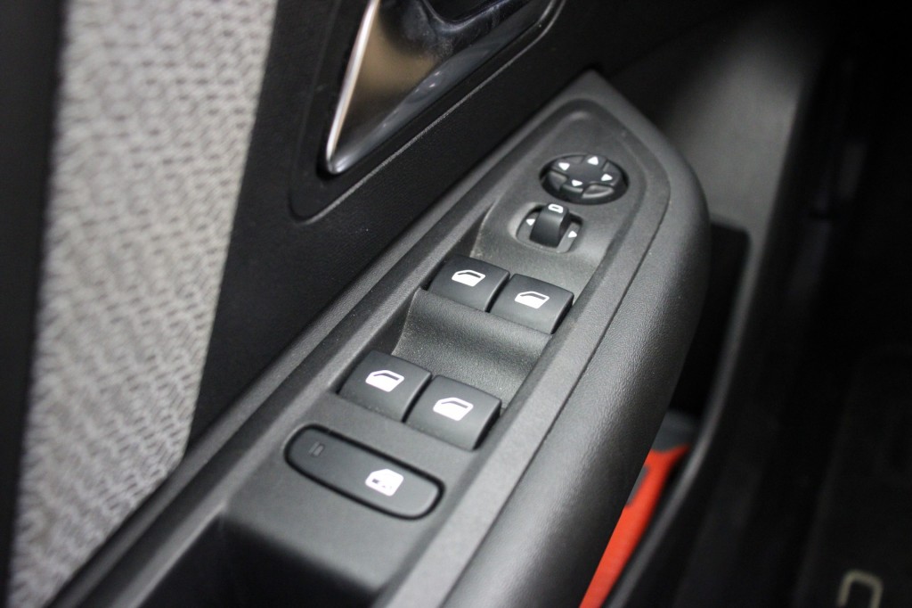Citroën C4 (L051FK) met abonnement