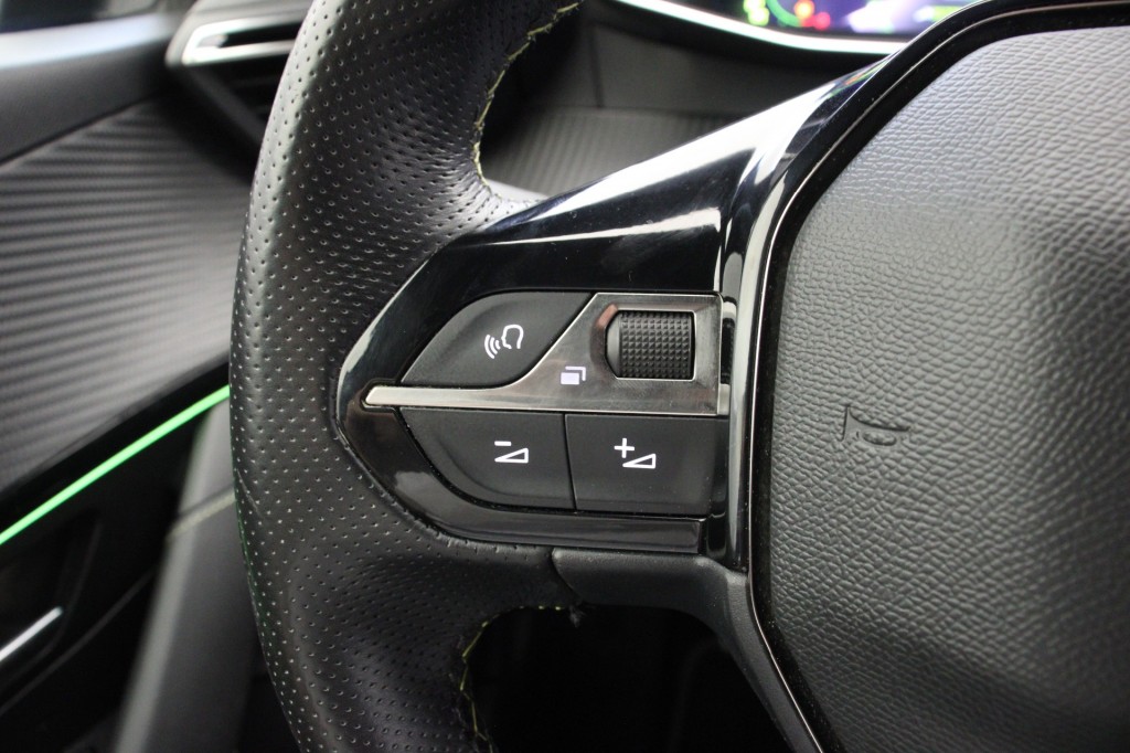 Peugeot 208 (K682LX) met abonnement