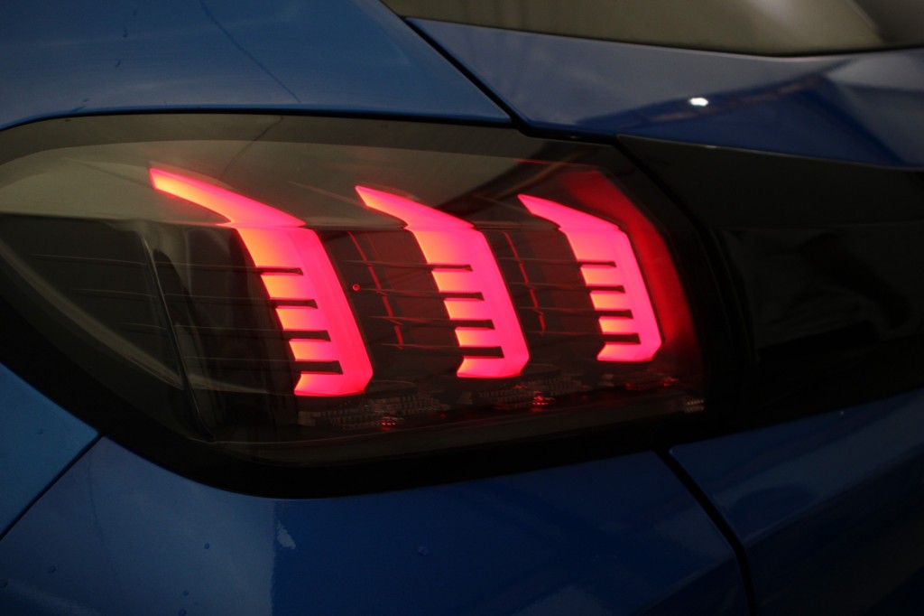 Peugeot 208 (K682LX) met abonnement