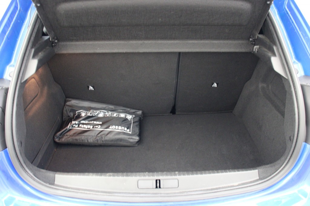 Peugeot 208 (K682LX) met abonnement