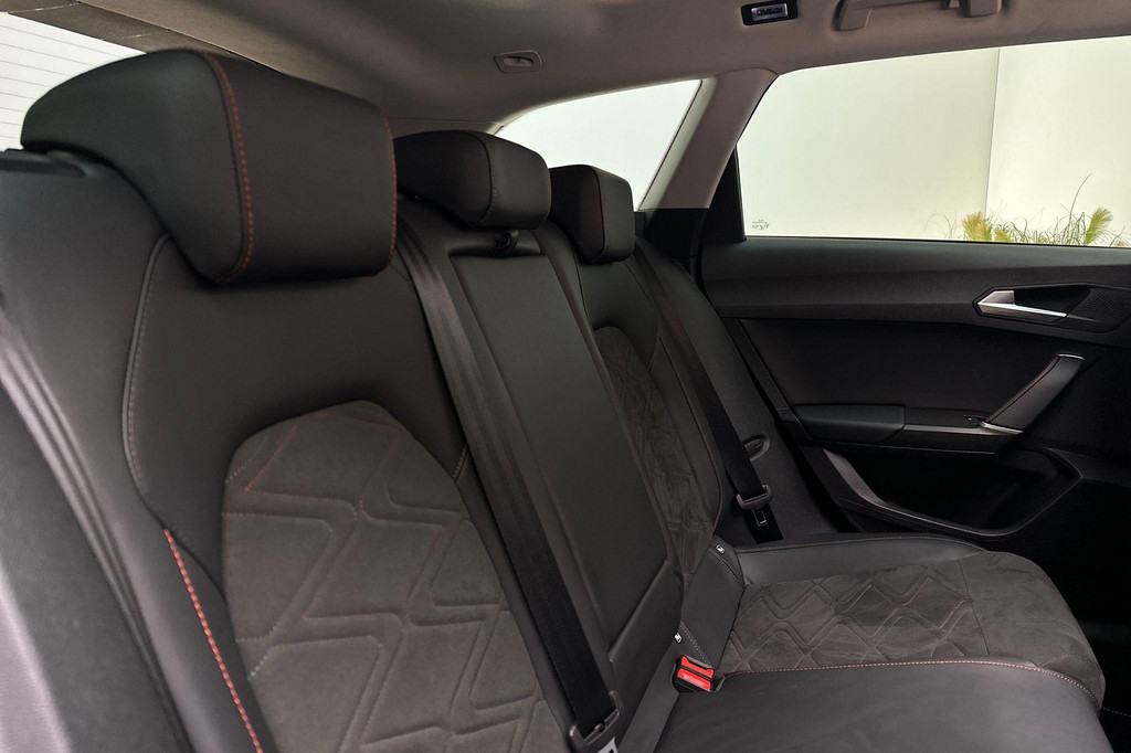 Seat Leon Sportstourer (KBB25V) met abonnement