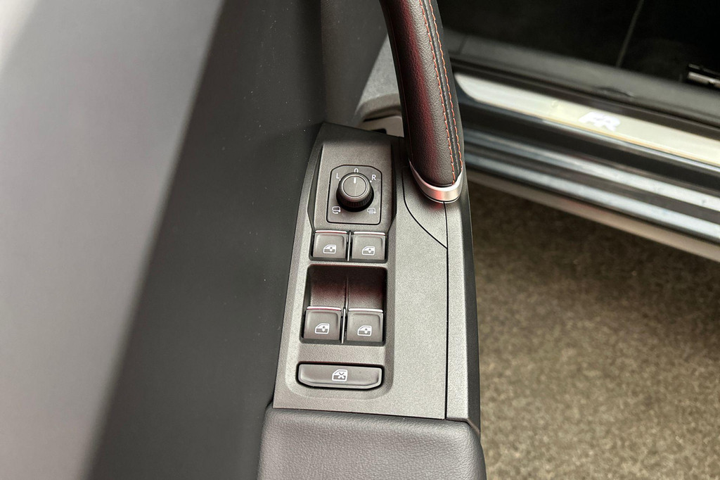 Seat Leon Sportstourer (KBB25V) met abonnement