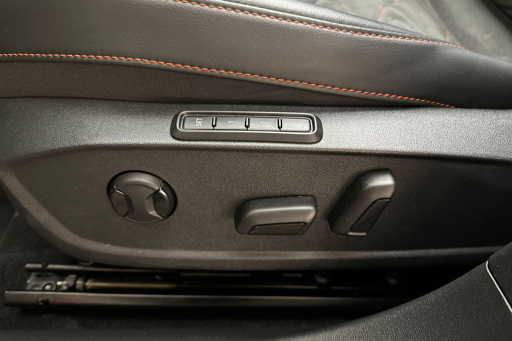 Seat Leon Sportstourer (KBB25V) met abonnement