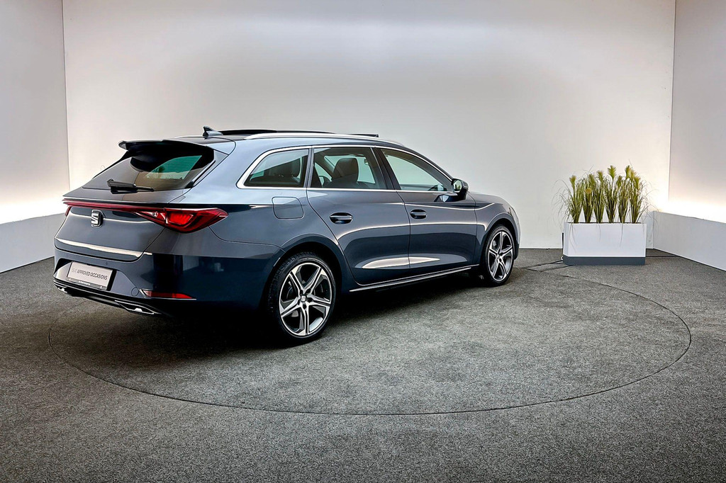 Seat Leon Sportstourer (KBB25V) met abonnement