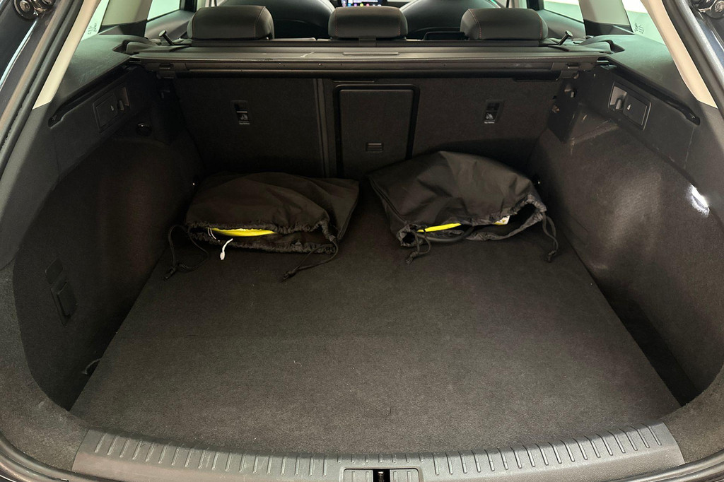 Seat Leon Sportstourer (KBB25V) met abonnement