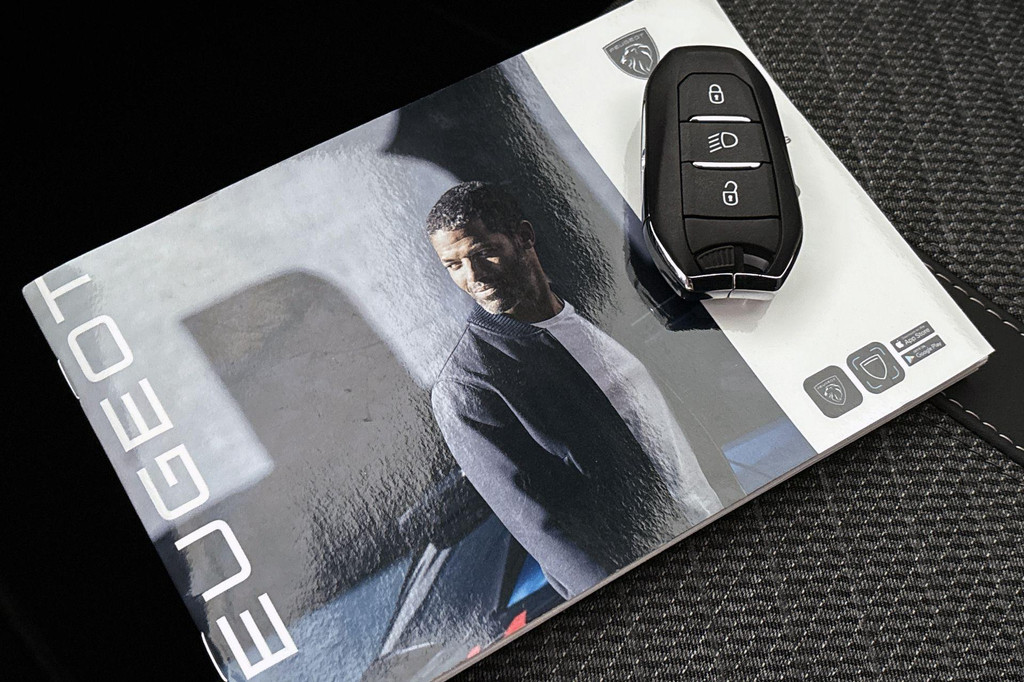Peugeot 2008 (KKV34K) met abonnement