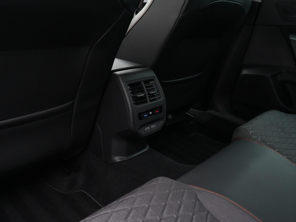 Seat Leon Sportstourer (N830HT) met abonnement