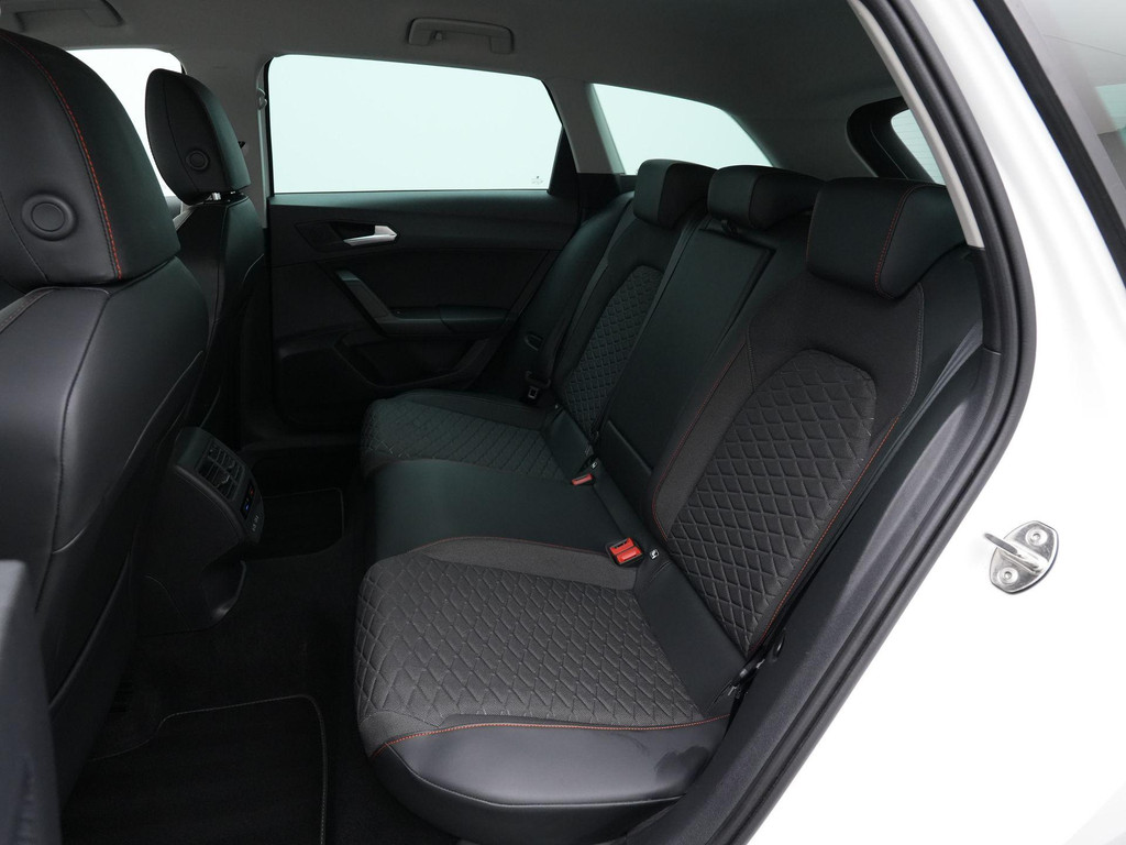 Seat Leon Sportstourer (N830HT) met abonnement