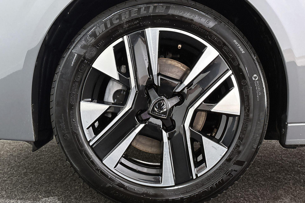 Peugeot 208 (HNT79F) met abonnement