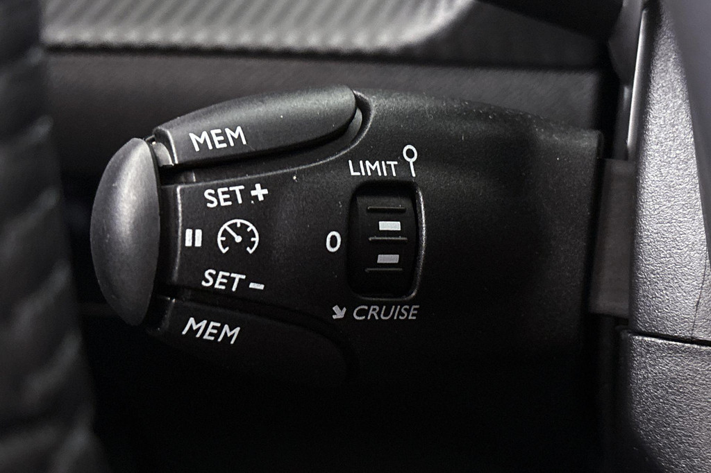 Peugeot 208 (HNT79F) met abonnement