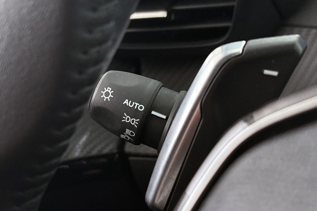 Peugeot 208 (HNT79F) met abonnement