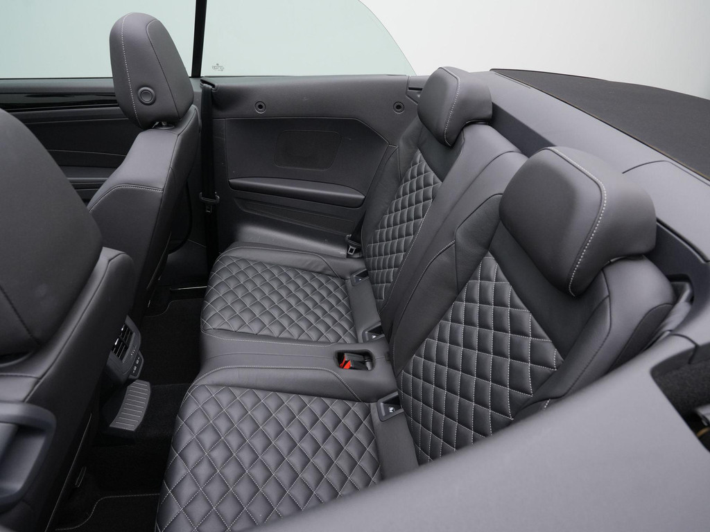 Volkswagen T-Roc Cabrio (KLB82K) met abonnement