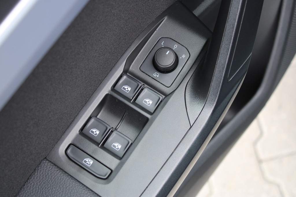 Seat Arona (KLV54H) met abonnement