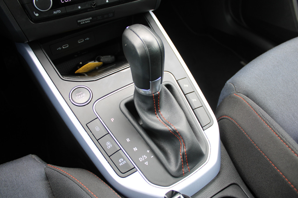 Seat Arona (KLV54H) met abonnement