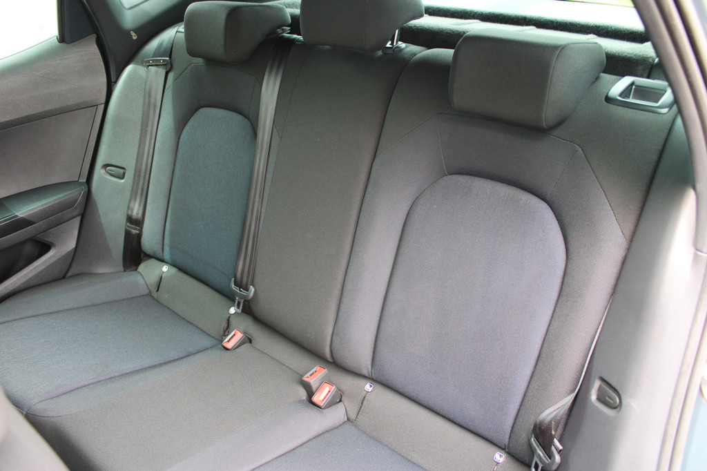 Seat Arona (KLV54H) met abonnement