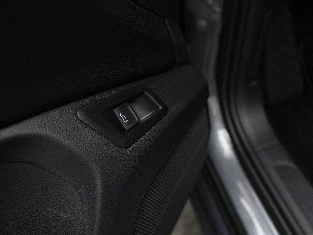 Volkswagen T-Roc (KLZ10L) met abonnement