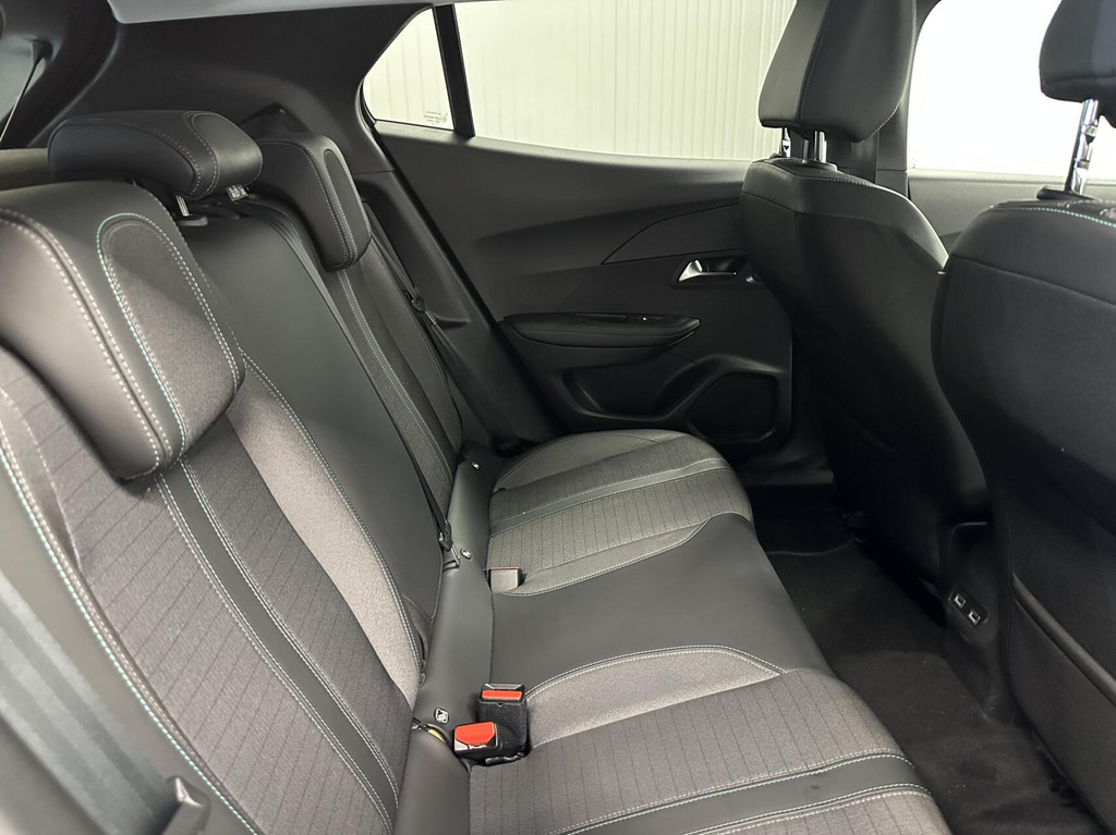 Peugeot e-2008 (P169VG) met abonnement