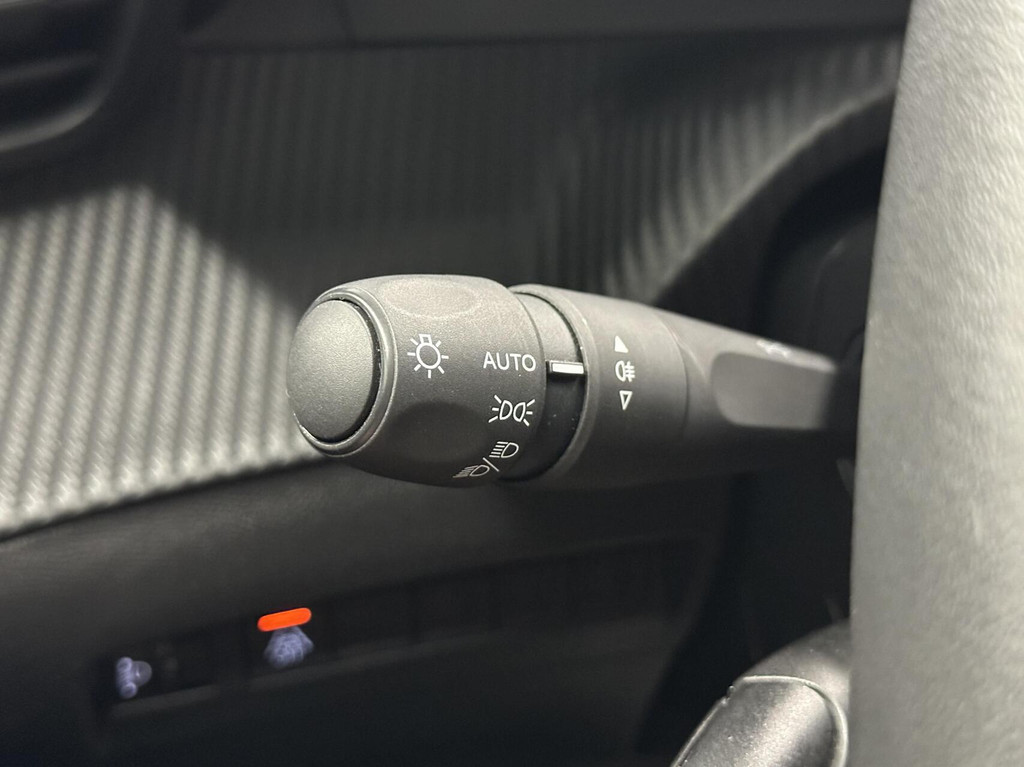 Peugeot e-2008 (P169VG) met abonnement