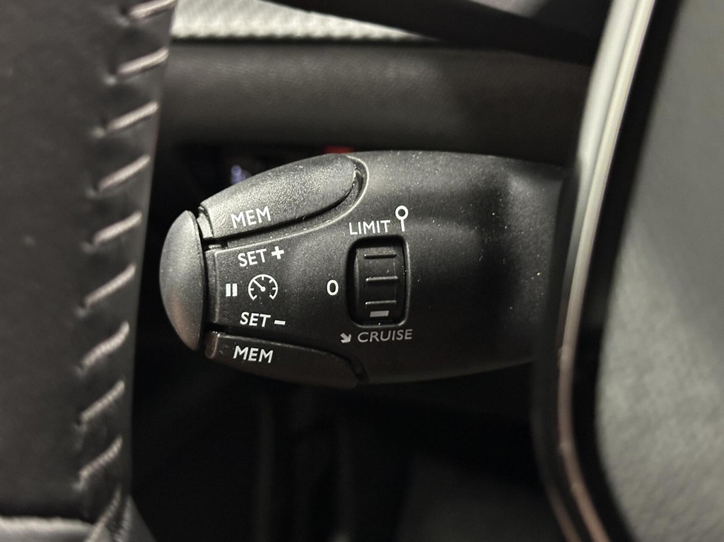 Peugeot e-2008 (P169VG) met abonnement