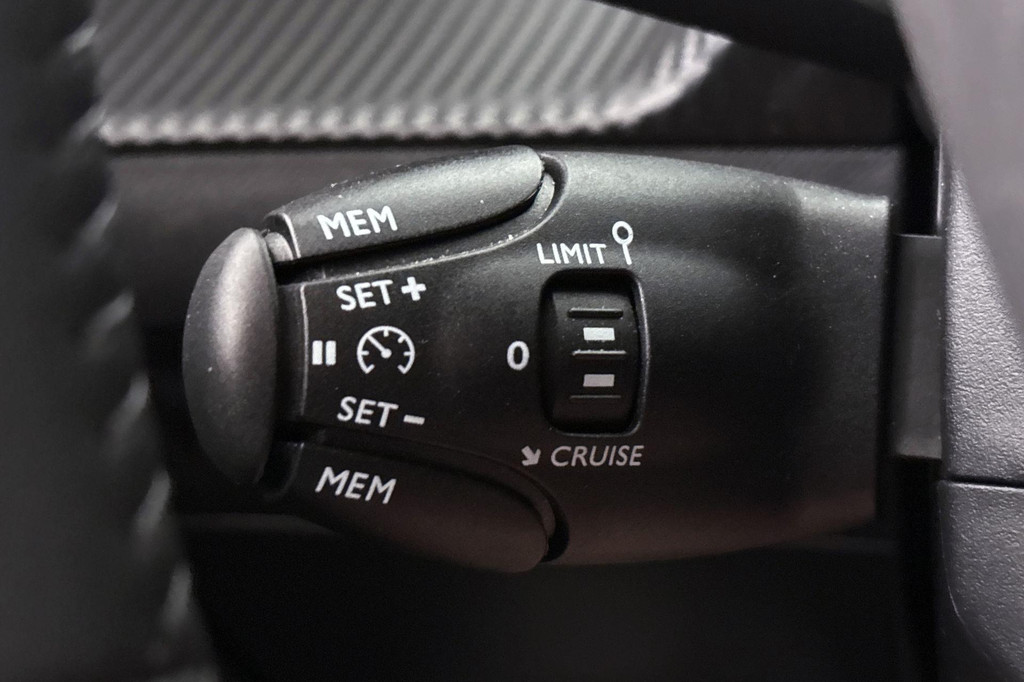 Peugeot 2008 (S274XG) met abonnement