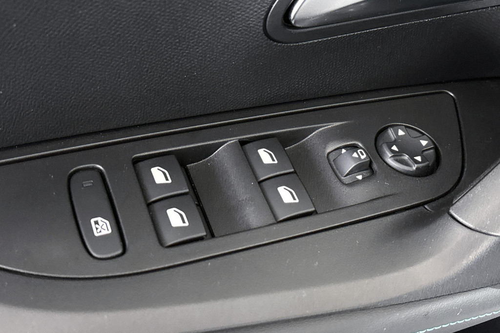 Peugeot 2008 (S274XG) met abonnement