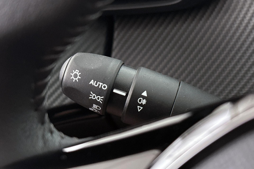Peugeot 2008 (S274XG) met abonnement