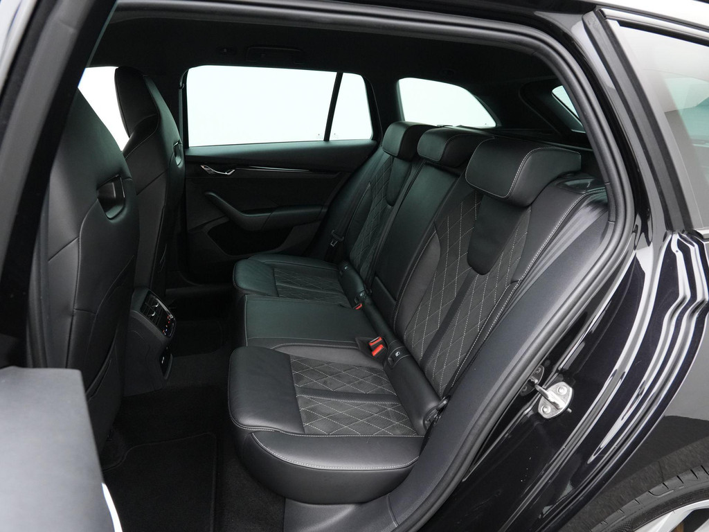ŠKODA Octavia (KJS81V) met abonnement
