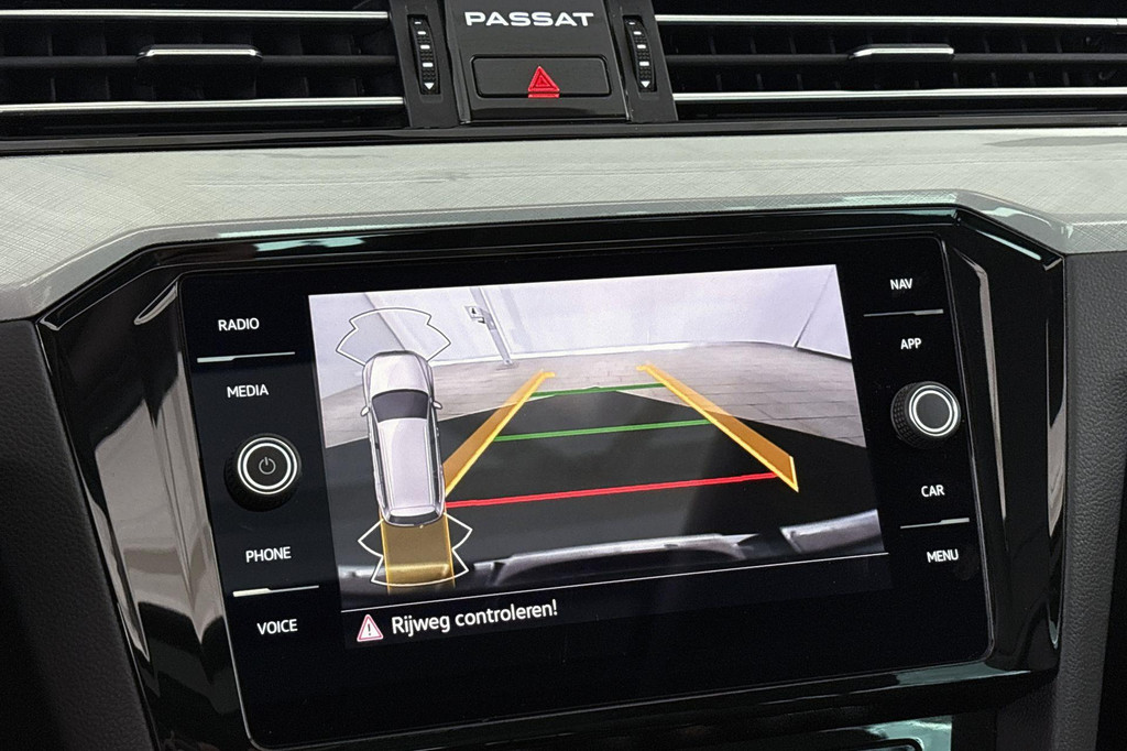 Volkswagen Passat (KKB08D) met abonnement