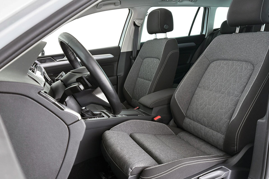 Volkswagen Passat (KKB08D) met abonnement