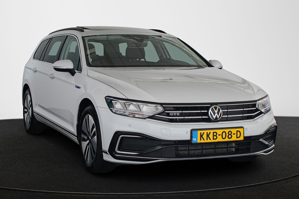Volkswagen Passat (KKB08D) met abonnement