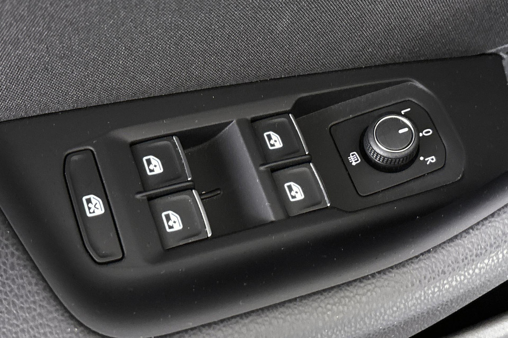 Volkswagen Passat (KKB08D) met abonnement