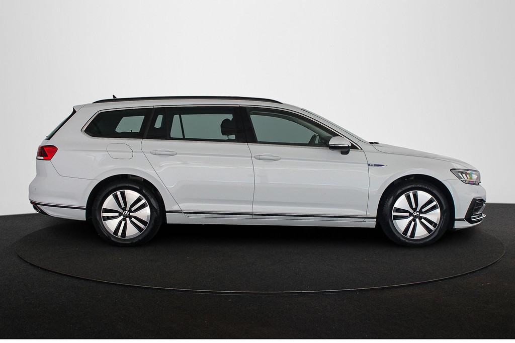 Volkswagen Passat (KKB08D) met abonnement