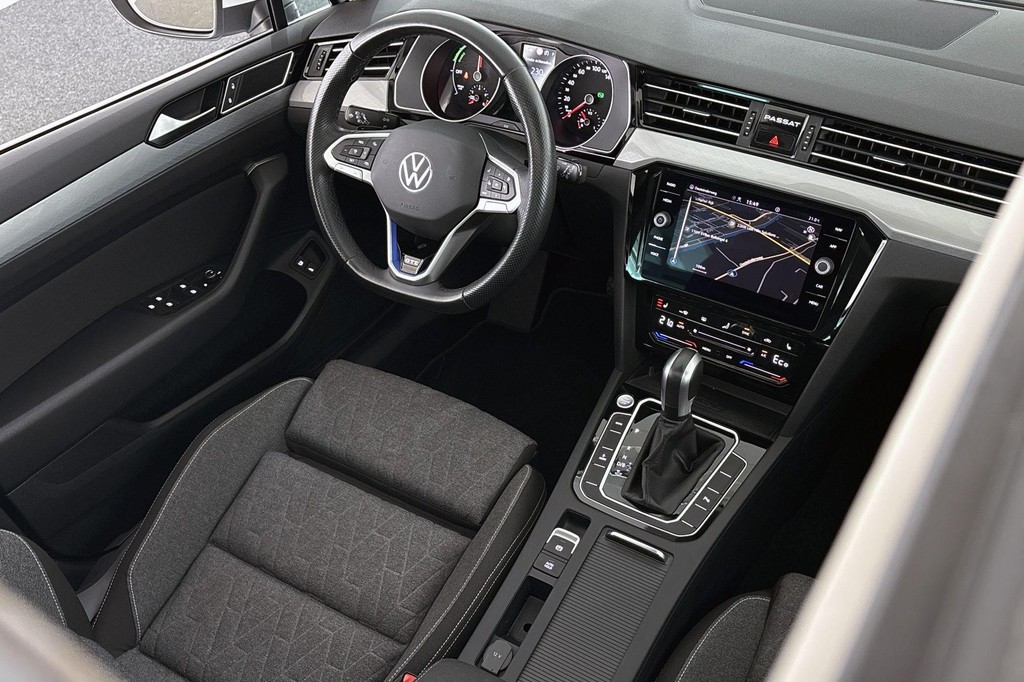Volkswagen Passat (KKB08D) met abonnement